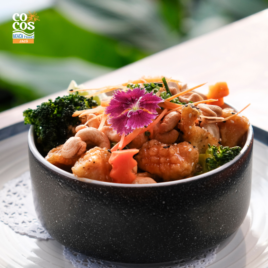 Cashew Shrimp Bowl con camarones y vegetales